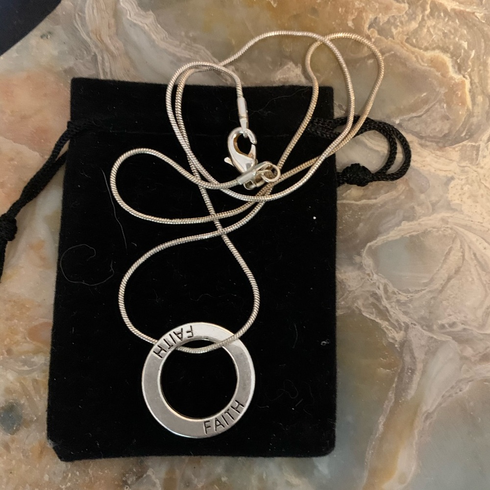 2/$60🍀 New FAITH Circle Pendant Necklace